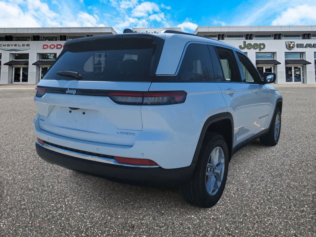 New 2026 Jeep Grand Cherokee Laredo X AWD/4WD image 8