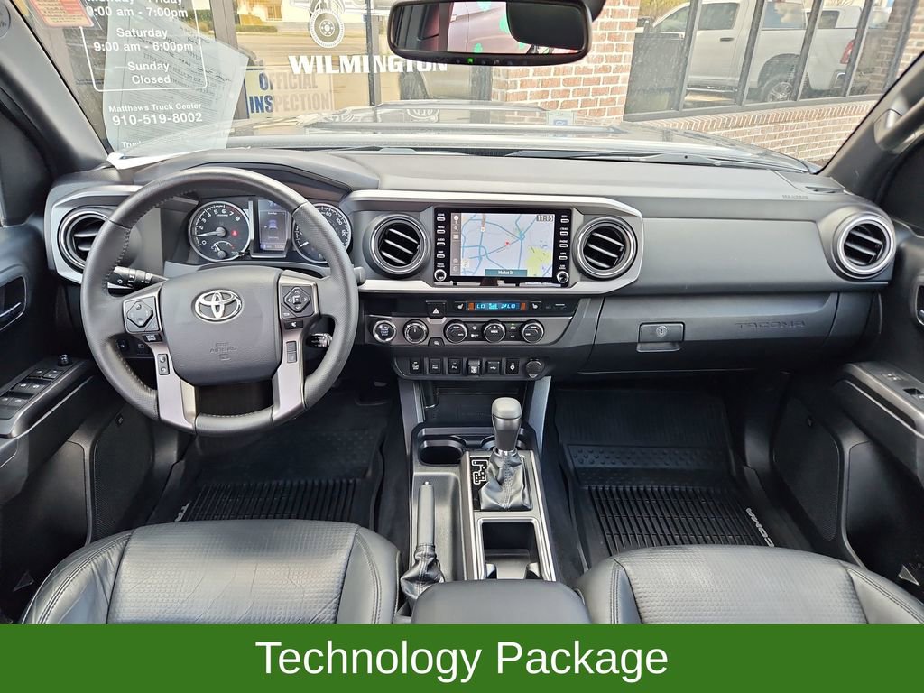 Used 2020 Toyota Tacoma TRD Sport w/ TRD Premium Sport Package AWD/4WD image 9
