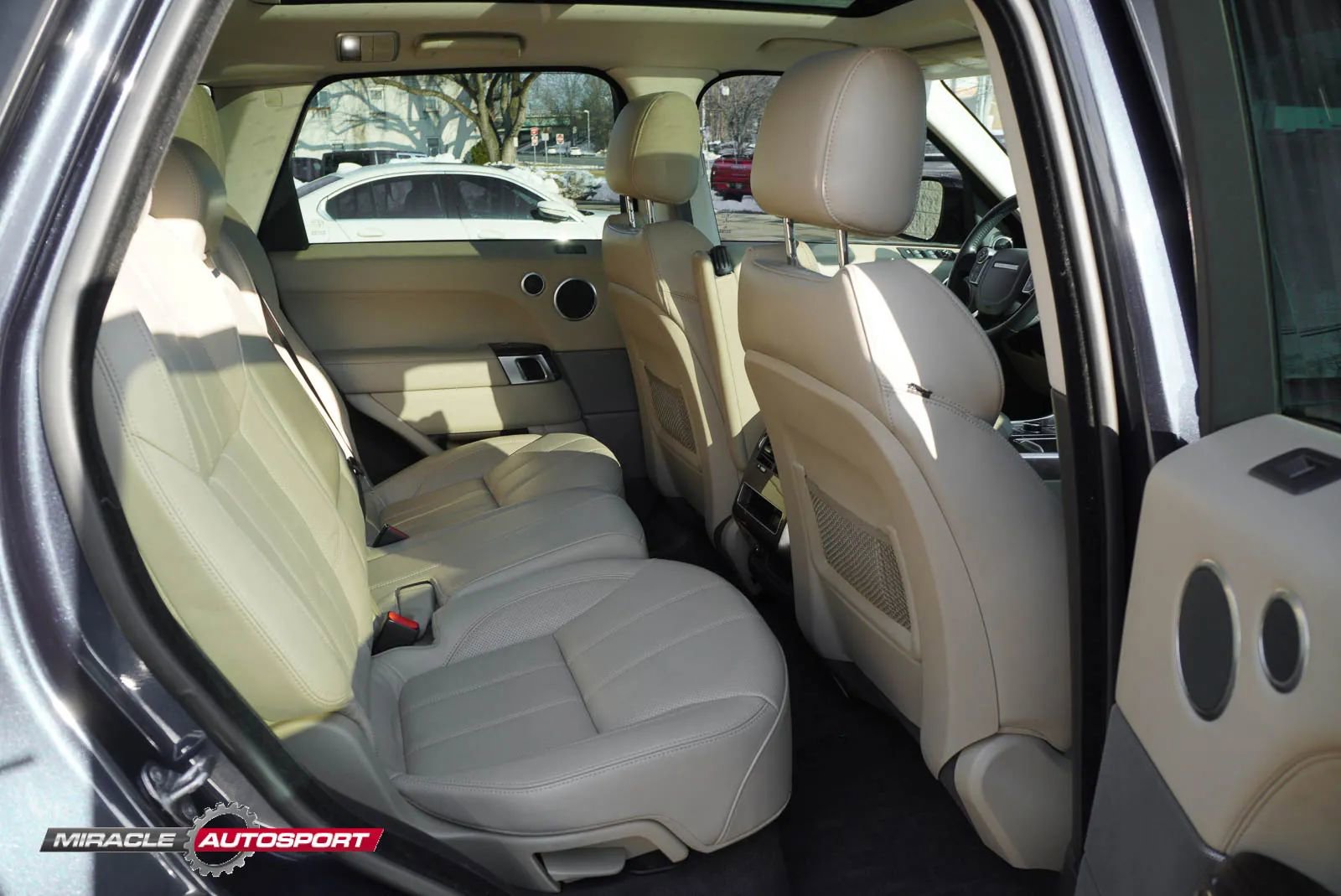 Used 2014 Land Rover Range Rover Sport image 38