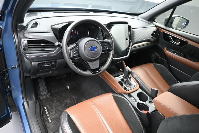 Used 2025 Subaru Forester Touring AWD/4WD image 13
