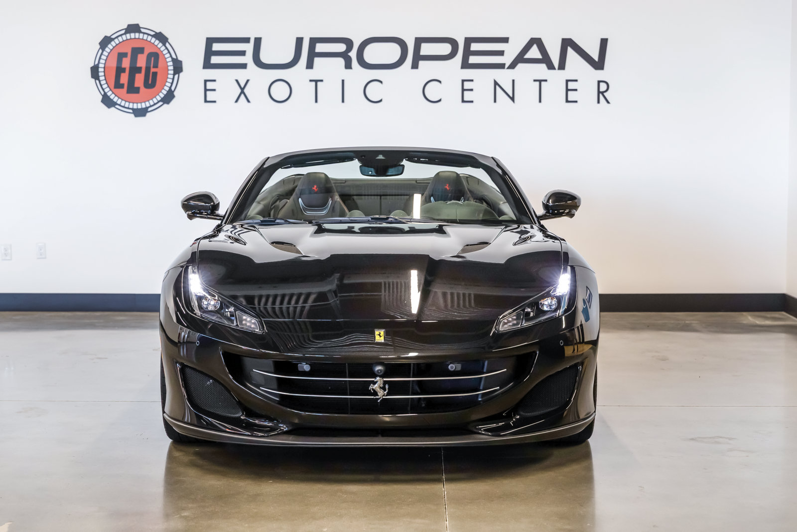 Used 2020 Ferrari Portofino RWD image 3