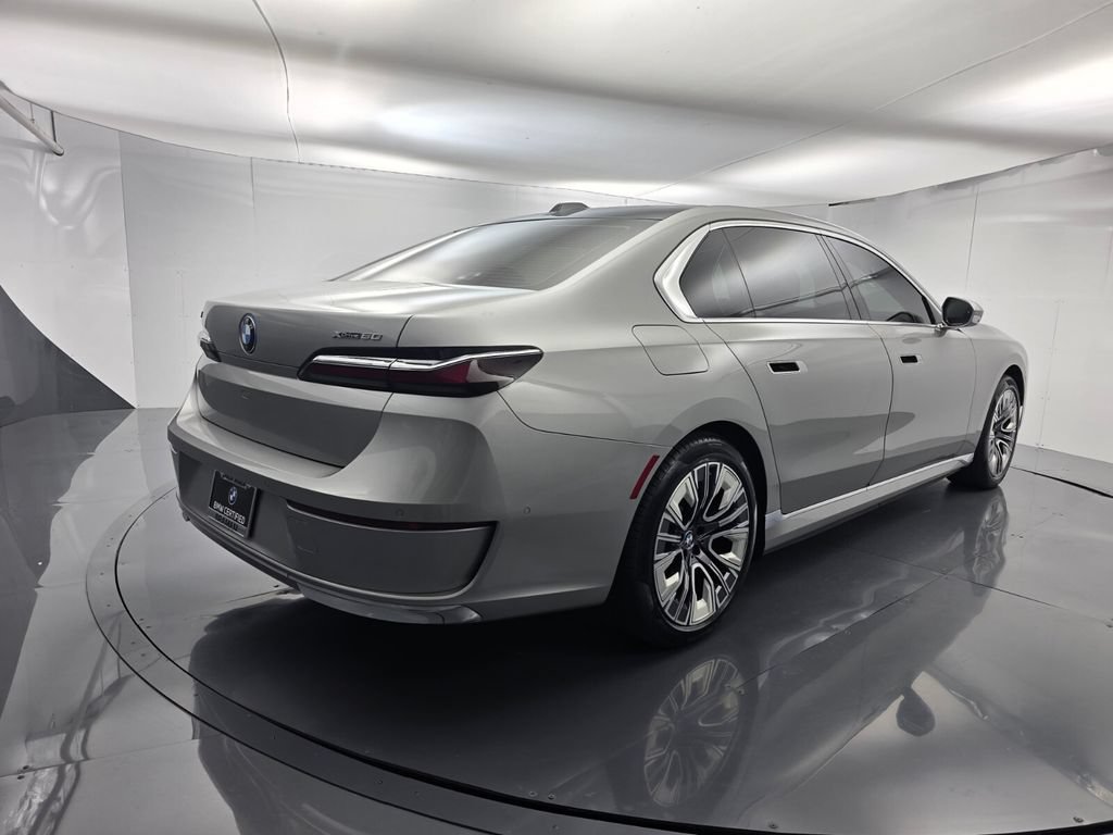 Certified 2023 BMW i7 xDrive60 AWD/4WD image 4