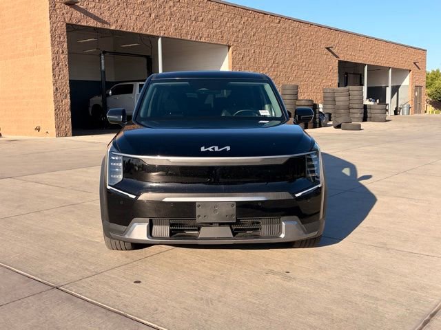 Used 2024 Kia EV9 Light Long Range RWD image 5