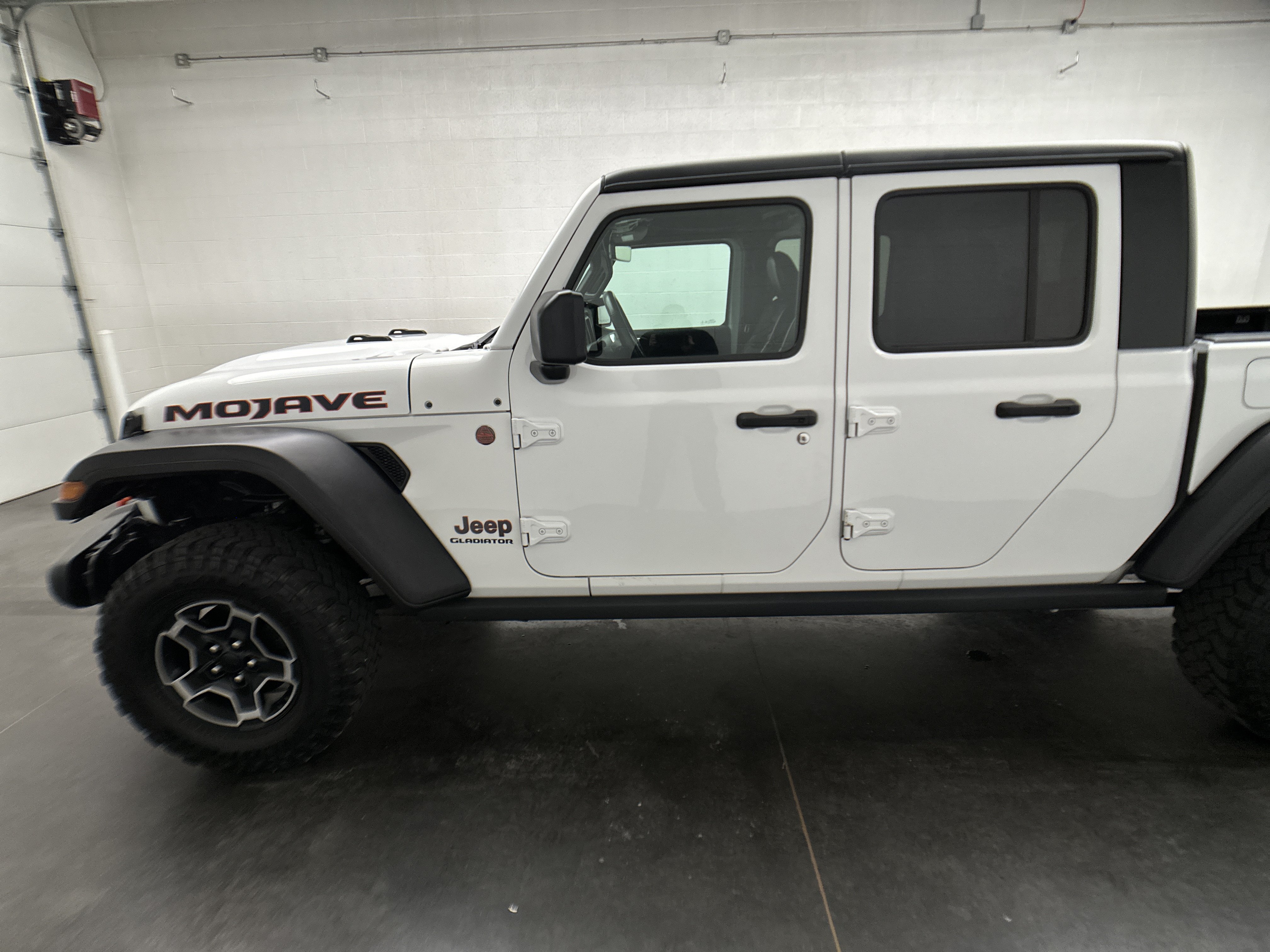 Used 2021 Jeep Gladiator Mojave AWD/4WD image 5