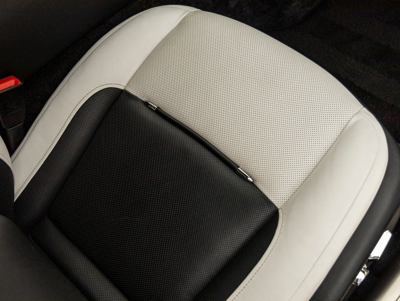 Used 2018 Rolls-Royce Wraith RWD image 46