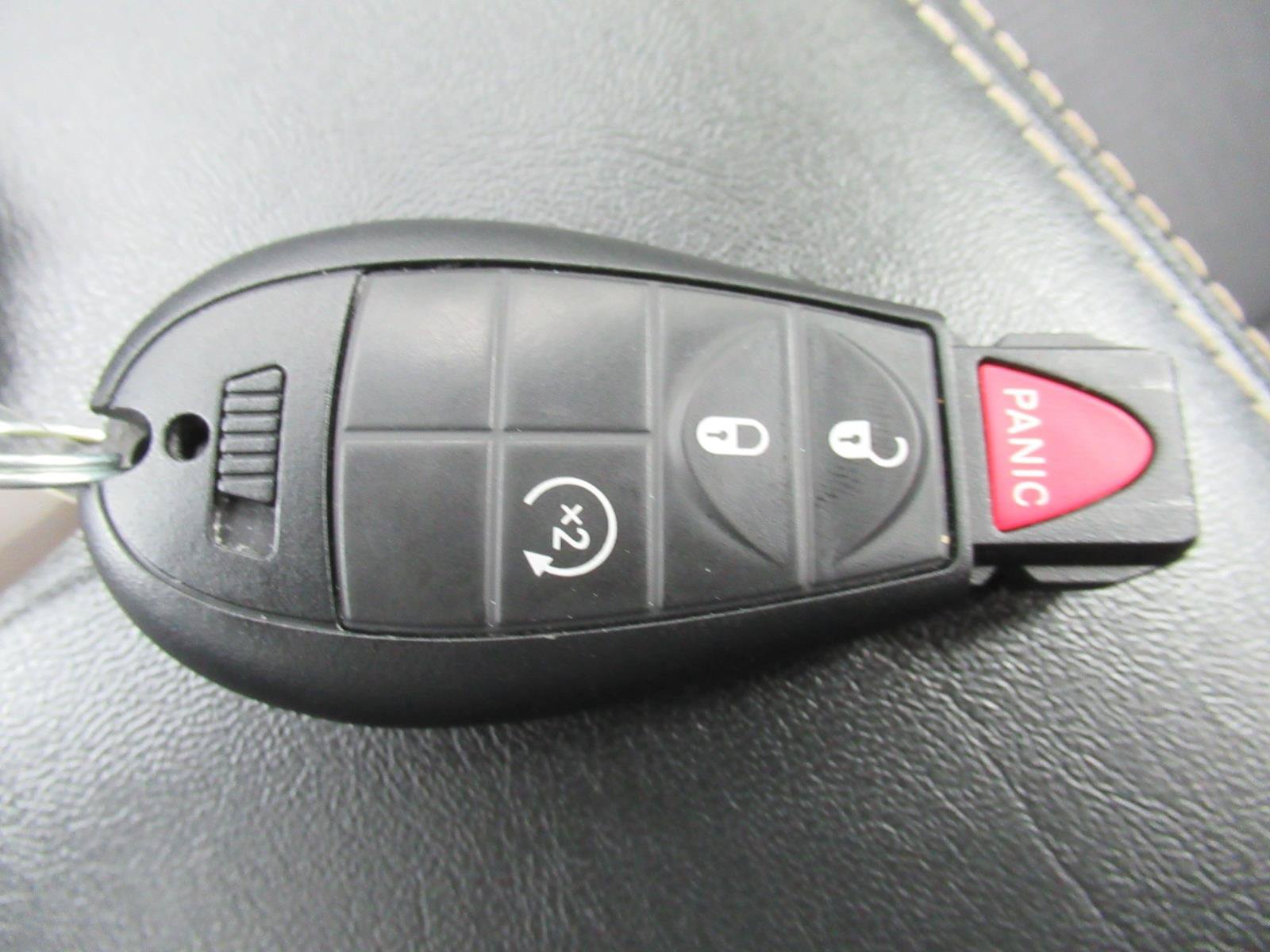 Used 2015 Jeep Cherokee Latitude w/ Cold Weather Group AWD/4WD image 33