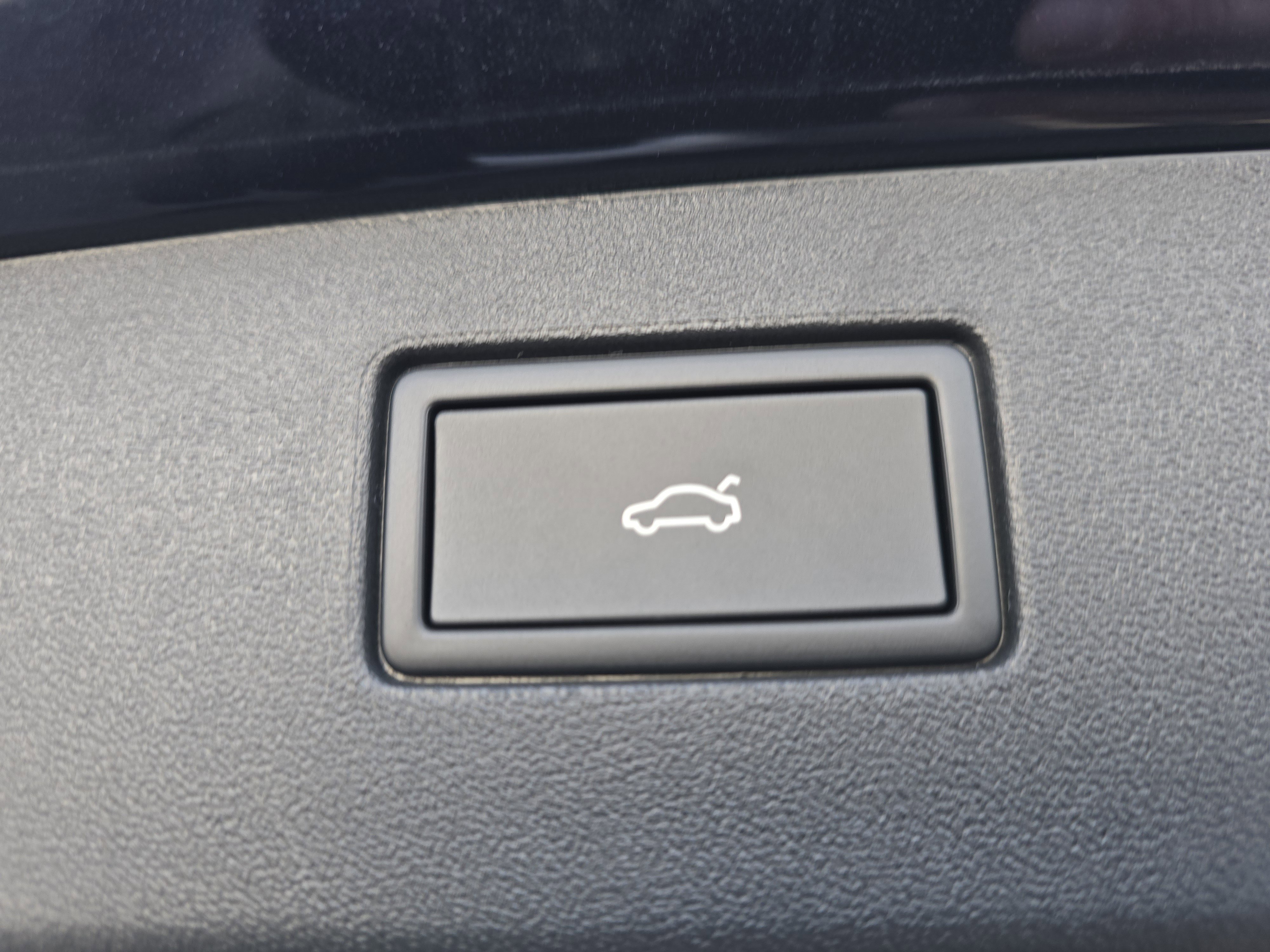 New 2026 Volkswagen Tiguan SE R-Line image 16