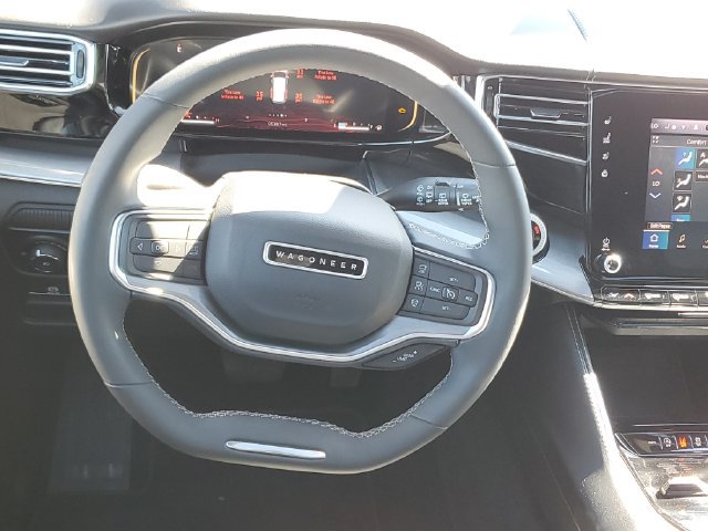 Used 2022 Jeep Wagoneer Series III AWD/4WD image 11