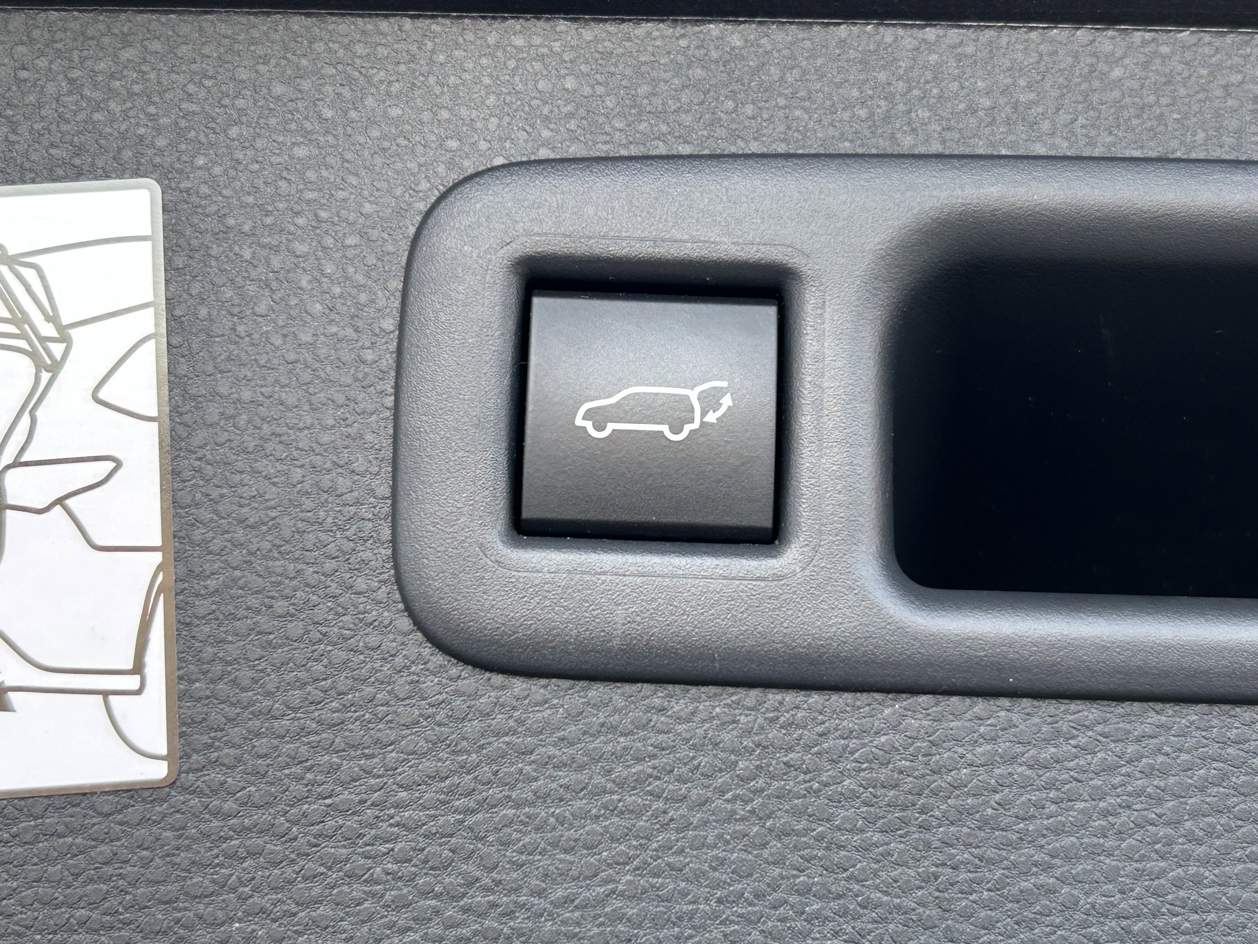 Used 2024 Toyota Highlander Platinum image 25