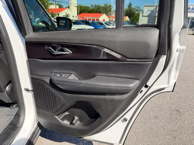 Used 2023 Jeep Grand Cherokee Altitude AWD/4WD image 23