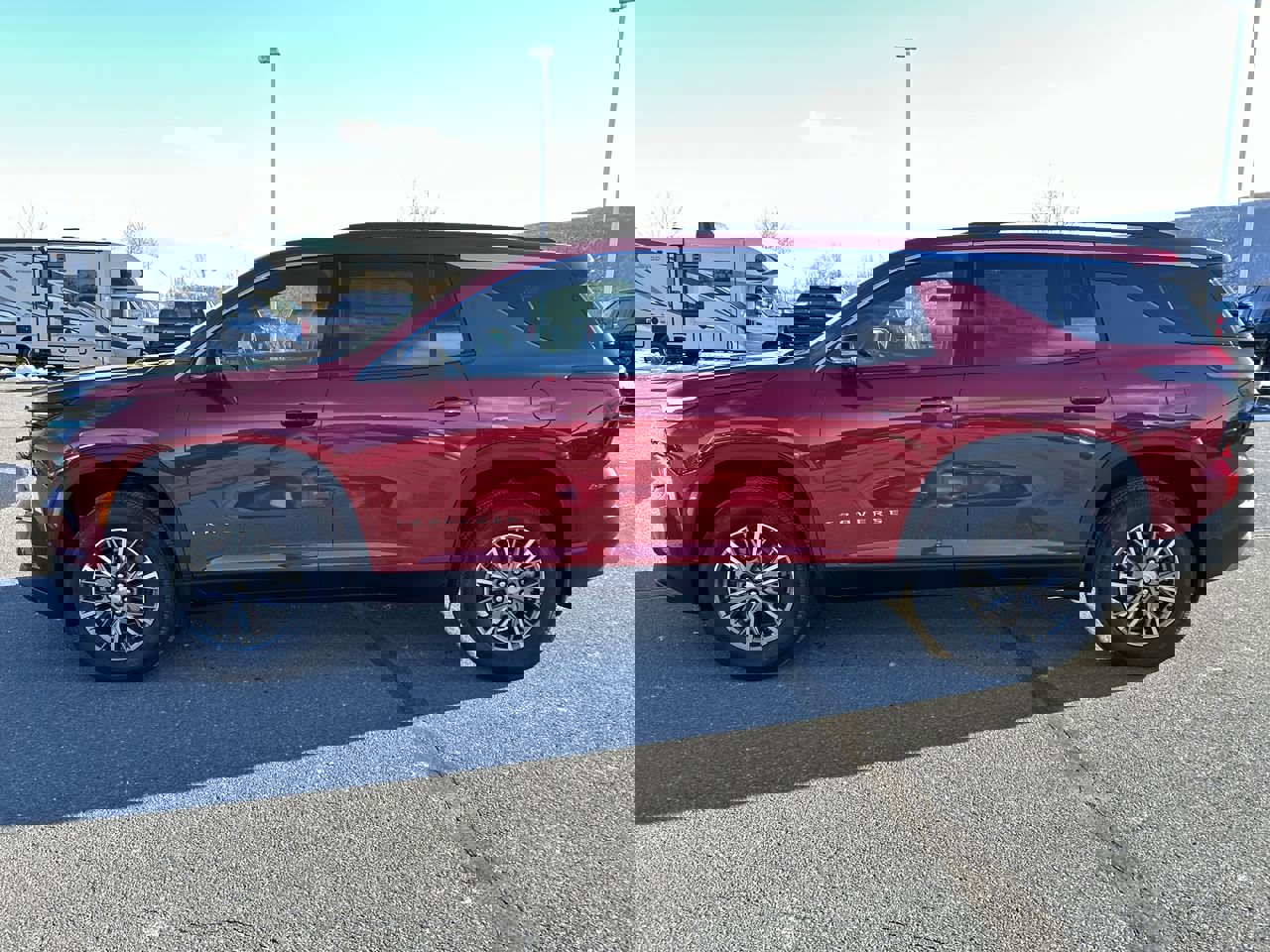 New 2026 Chevrolet Traverse LT w/ Enhanced Driving Package image 4