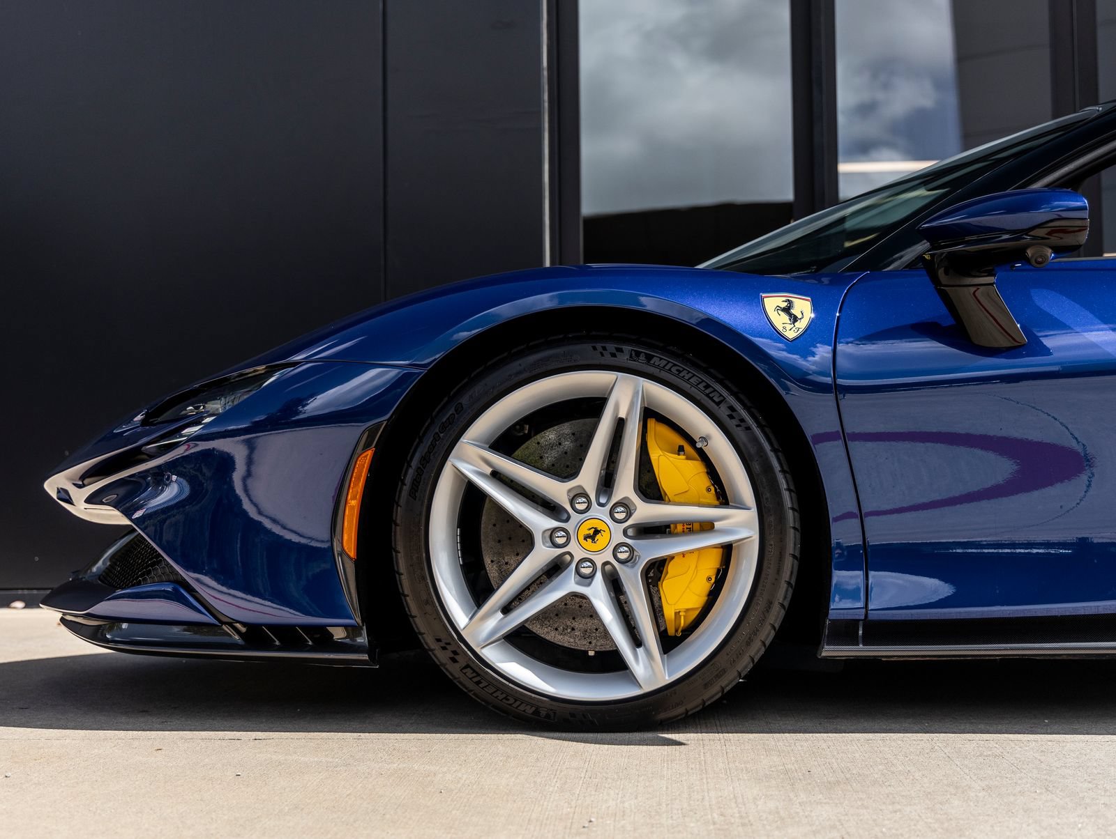 Used 2022 Ferrari SF90 Spider AWD/4WD image 17