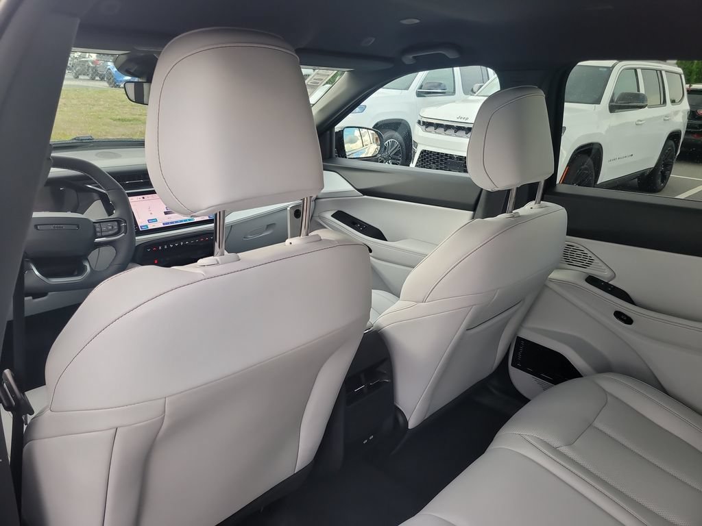 New 2026 Jeep Cherokee Limited AWD/4WD image 13