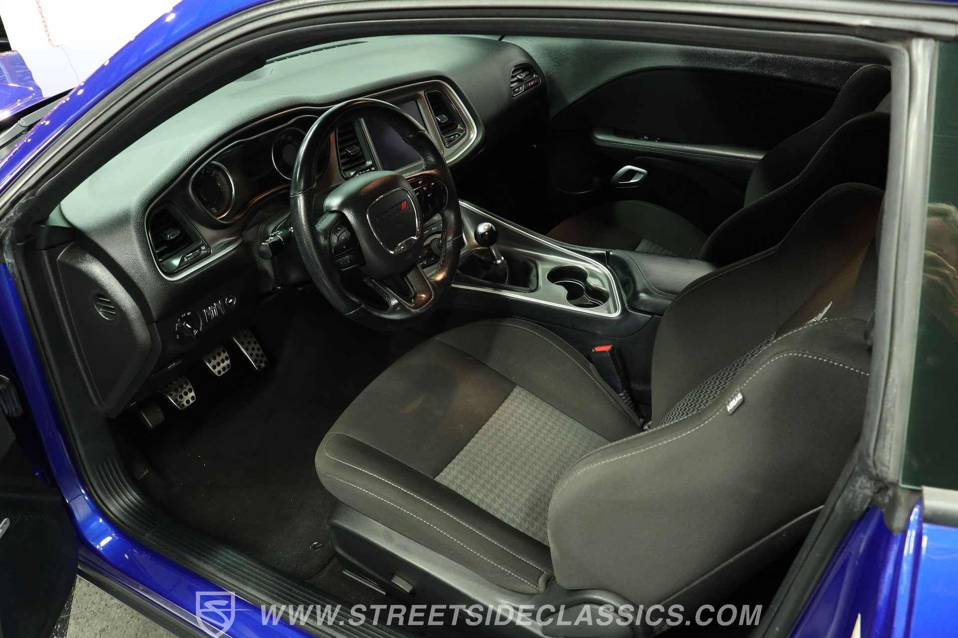 Used 2022 Dodge Challenger R/T Scat Pack w/ Driver Convenience Group RWD image 4