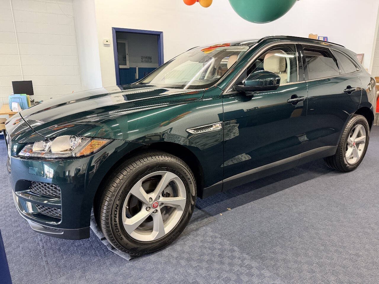 Used 2018 Jaguar F-PACE Premium AWD/4WD image 4