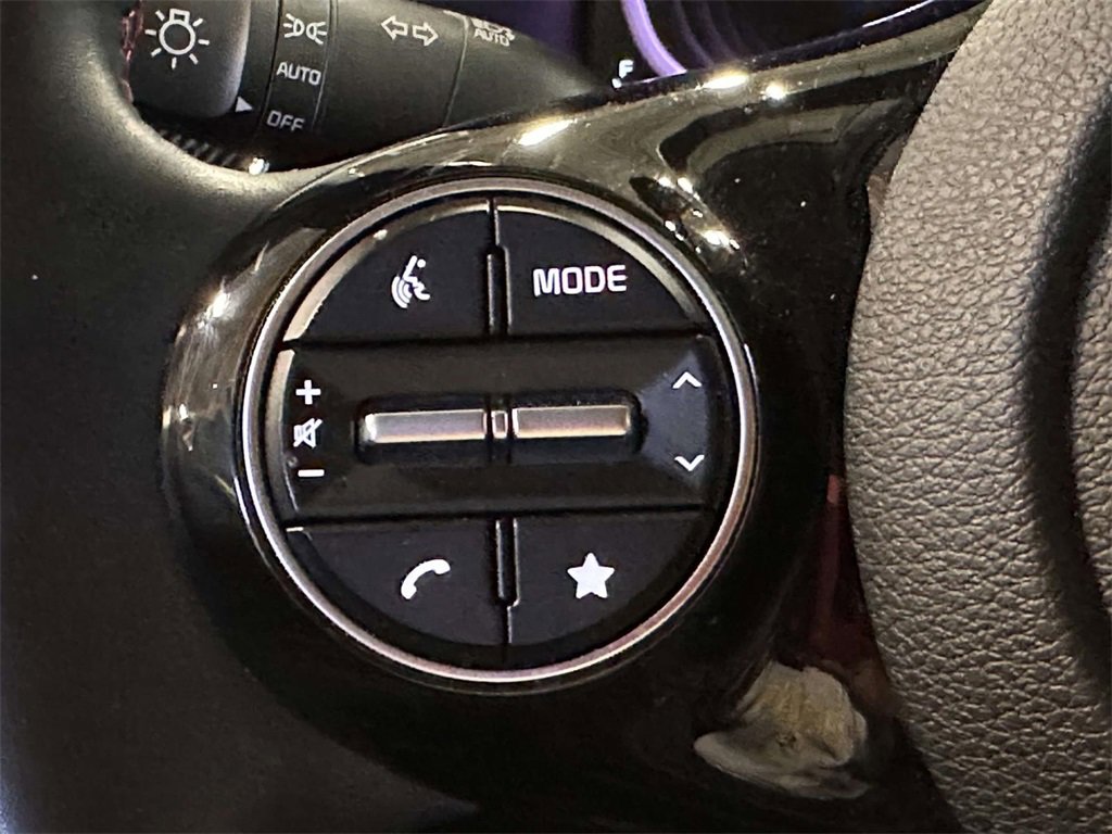 Used 2024 Kia Soul GT-Line image 24