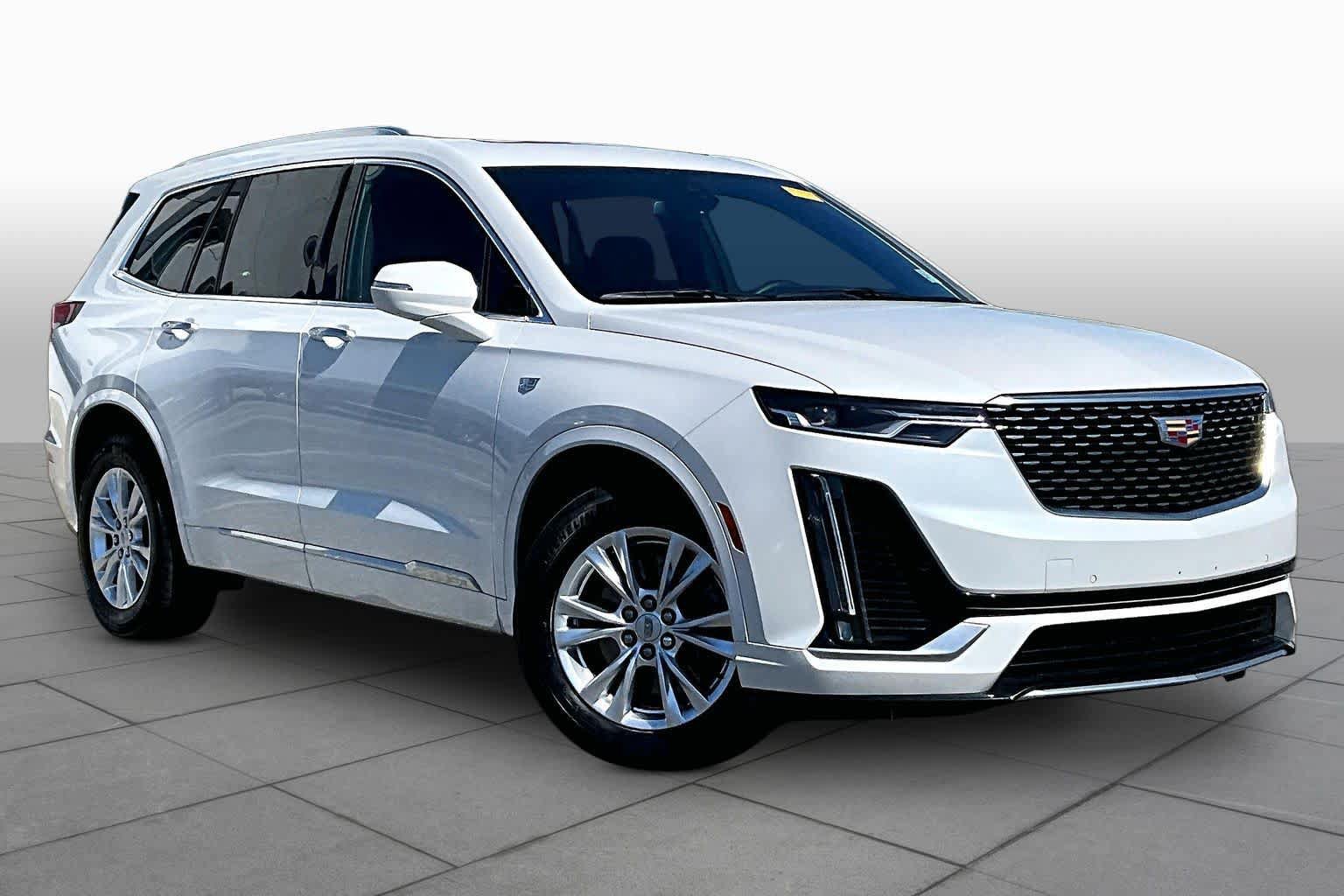 Used 2024 Cadillac XT6 Luxury FWD image 2