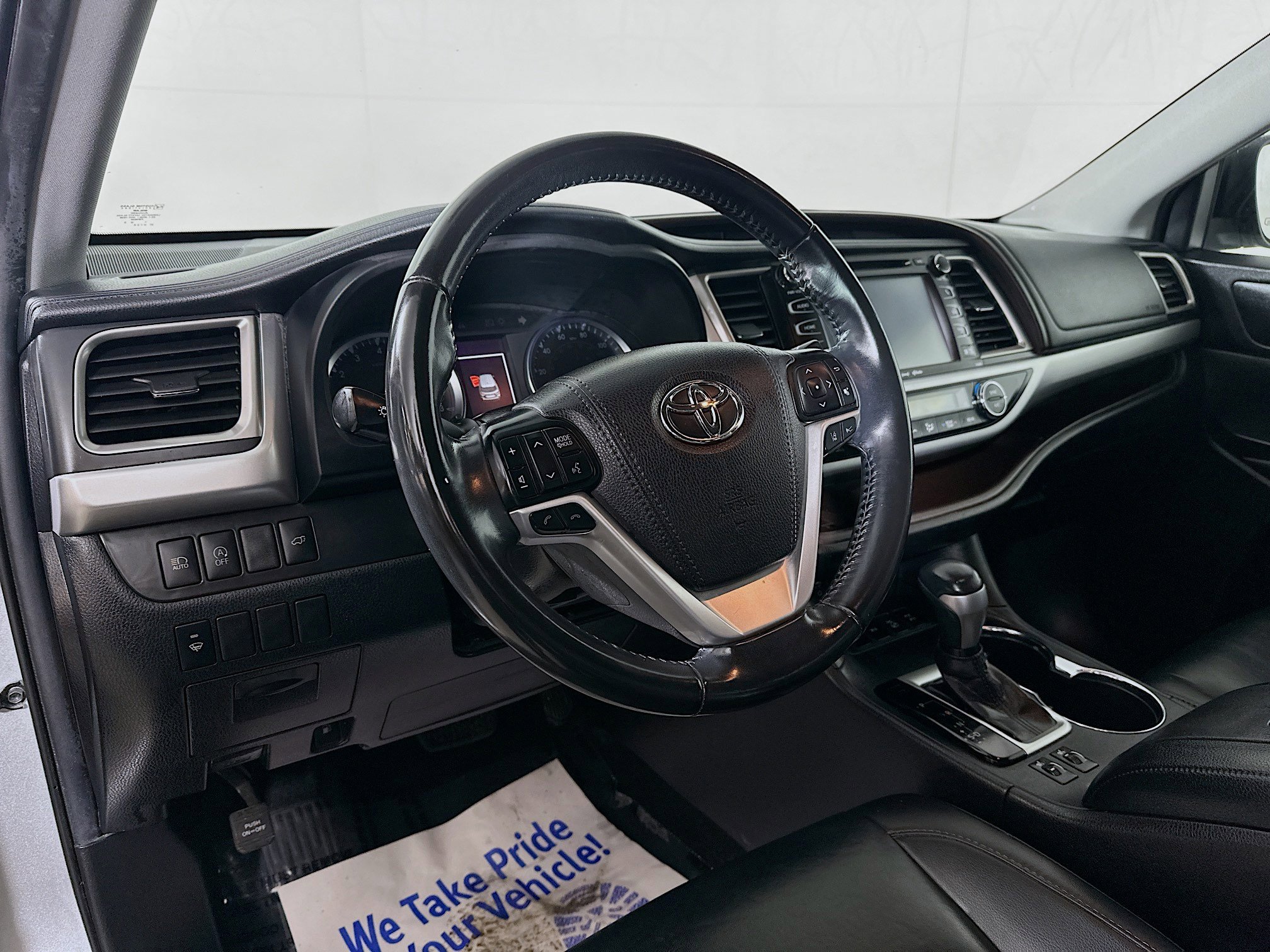 Used 2019 Toyota Highlander XLE image 9