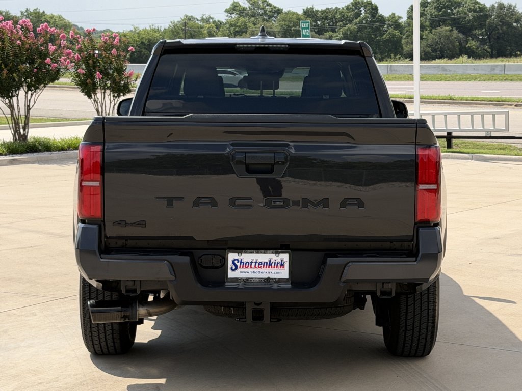 Used 2025 Toyota Tacoma SR5 AWD/4WD image 5