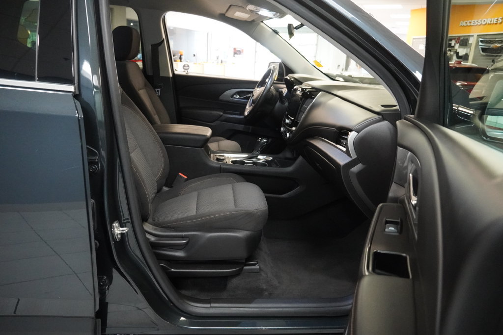 Used 2019 Chevrolet Traverse LT w/ LPO, Cargo Package AWD/4WD image 11