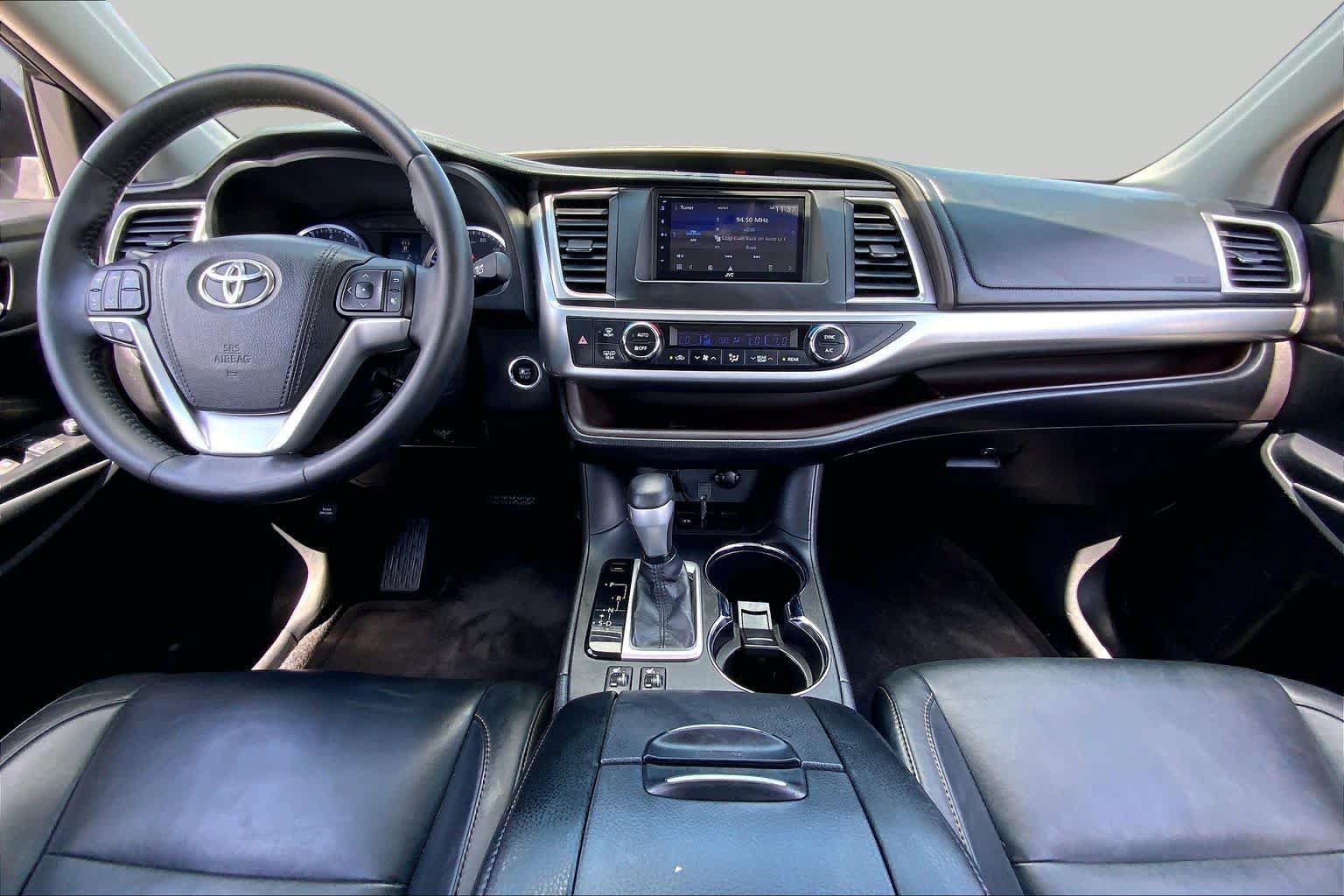 Used 2015 Toyota Highlander XLE FWD image 15