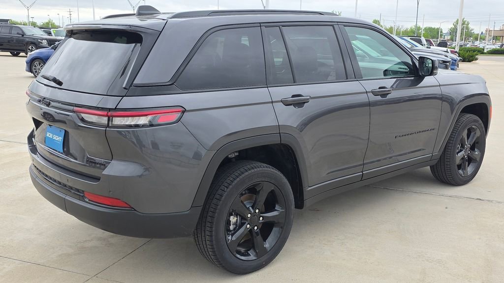 New 2025 Jeep Grand Cherokee Limited w/ Black Appearance Package AWD/4WD image 5