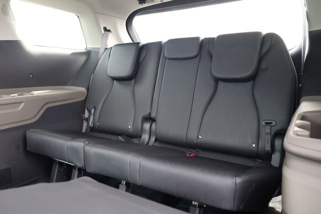 Certified 2025 Kia Carnival image 29