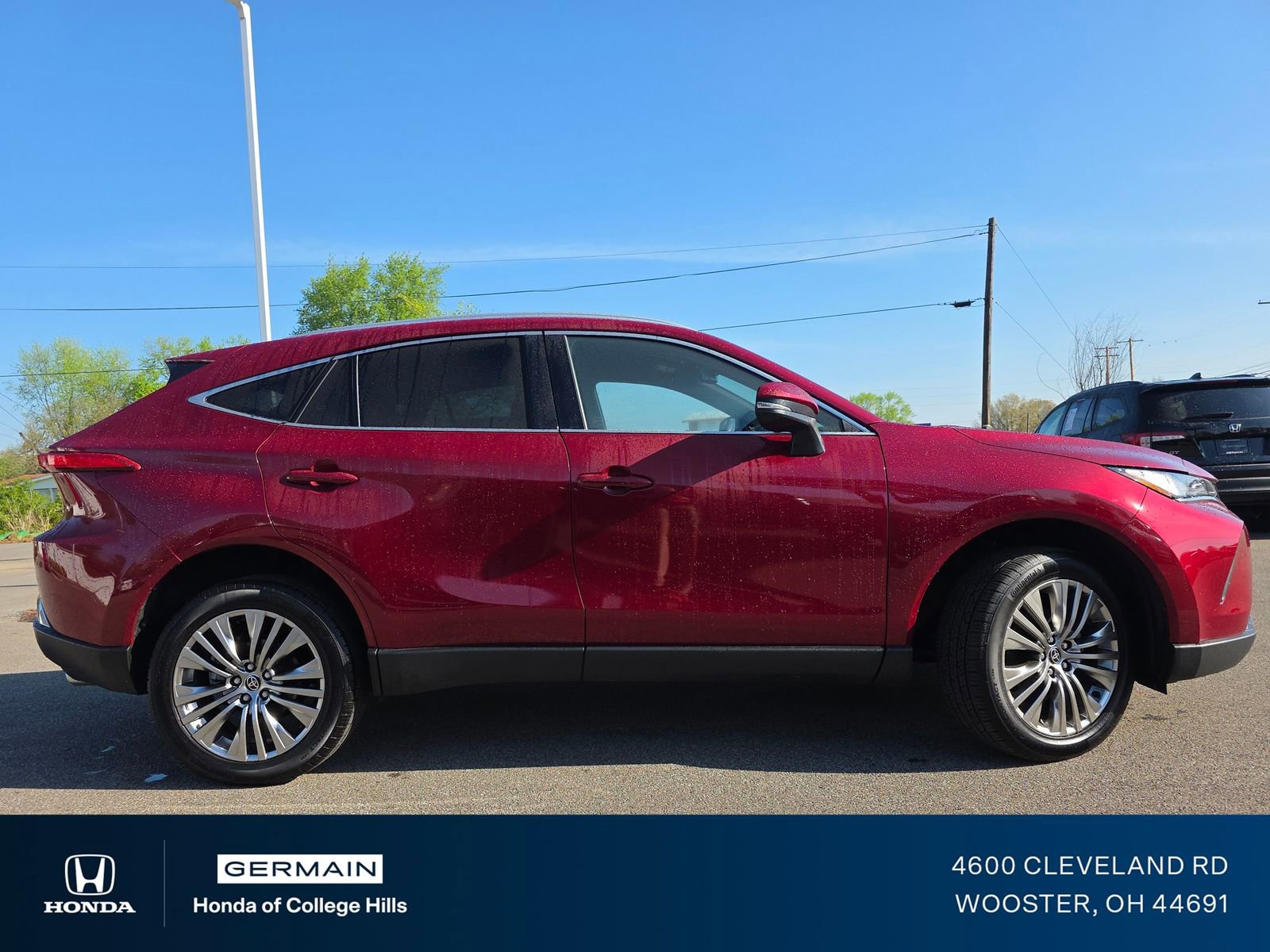 Used 2024 Toyota Venza XLE AWD/4WD image 16