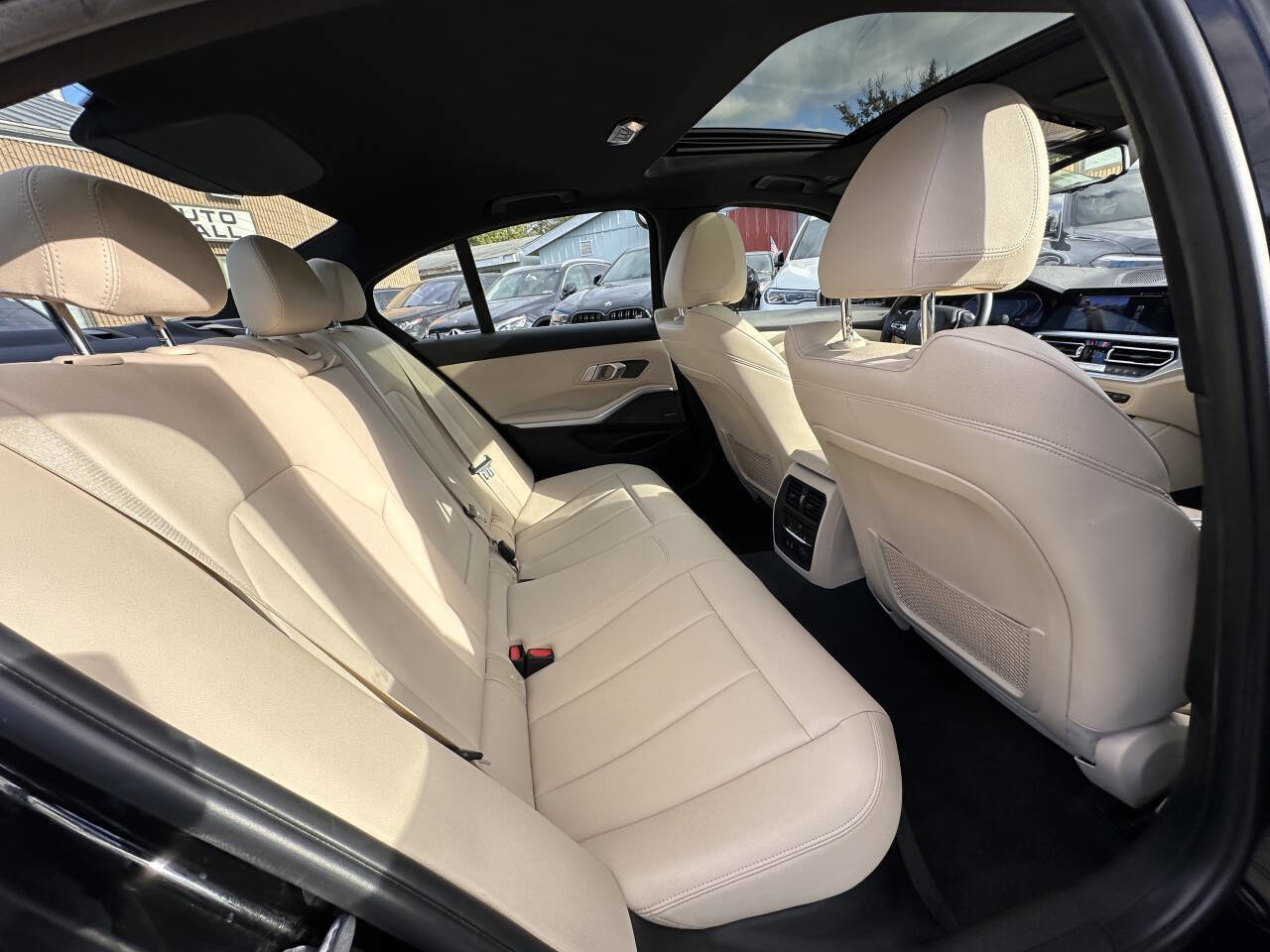 Used 2020 BMW 330i xDrive Sedan w/ Convenience Package AWD/4WD image 29