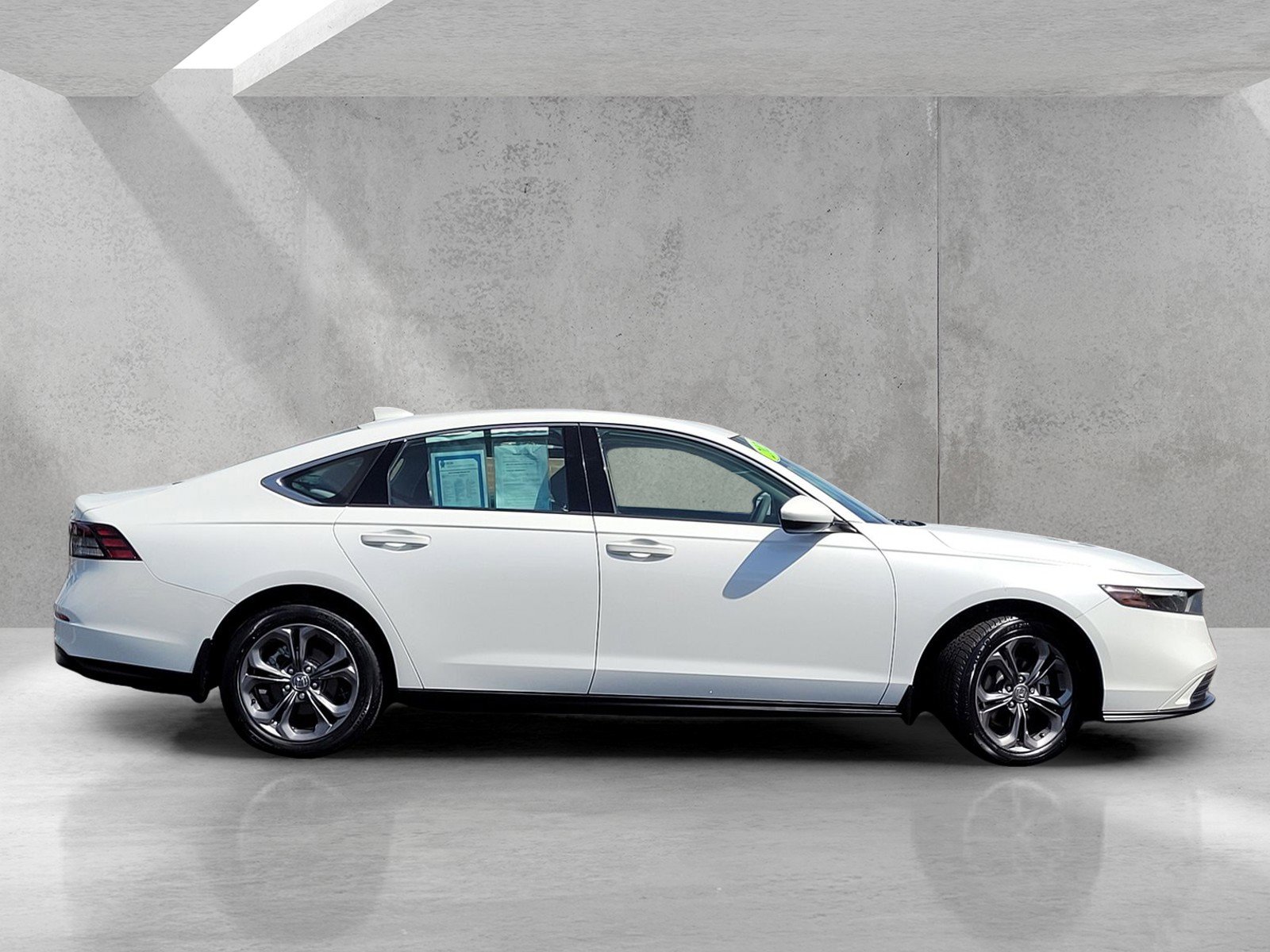 Used 2023 Honda Accord EX image 3