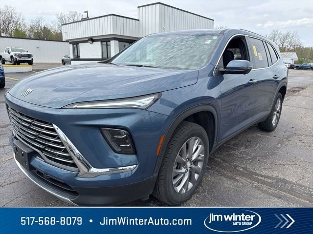 Used 2025 Buick Enclave Preferred AWD/4WD image 1