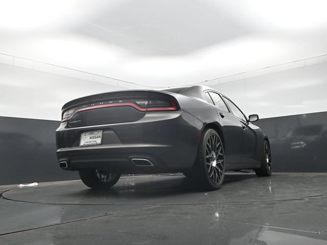 Used 2019 Dodge Charger SXT w/ Leather Interior Group RWD image 30