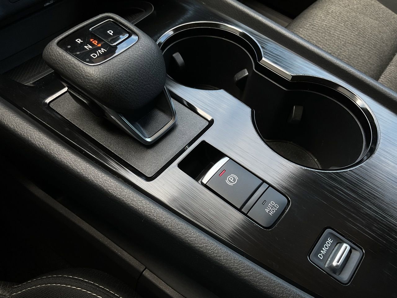 Used 2025 Nissan Rogue SV image 34