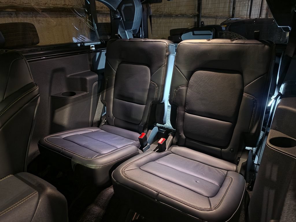Used 2025 Ford Bronco Badlands AWD/4WD image 7