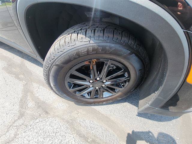 Used 2023 Chevrolet Traverse LT FWD image 3
