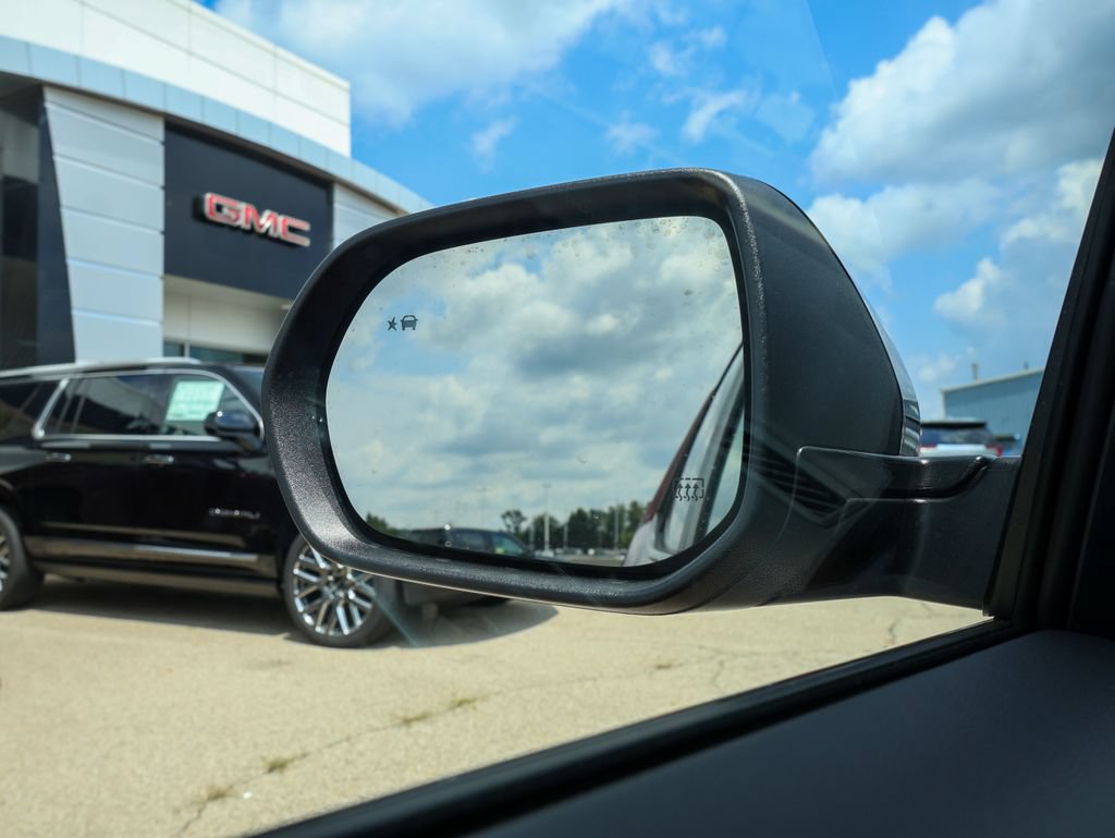 New 2027 GMC Terrain AT4 w/ Convenience Package III AWD/4WD image 30