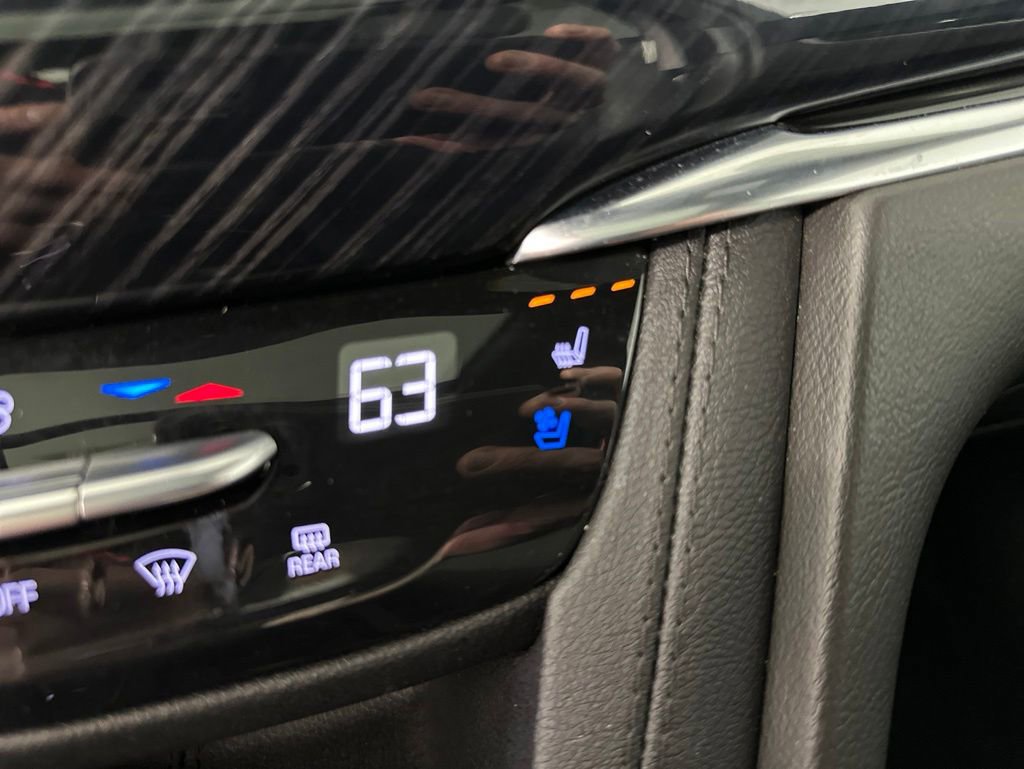 Used 2023 Cadillac XT6 Premium Luxury w/ Technology Package AWD/4WD image 33