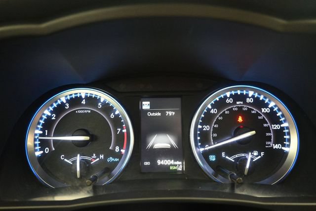Used 2019 Toyota Highlander Limited FWD image 31
