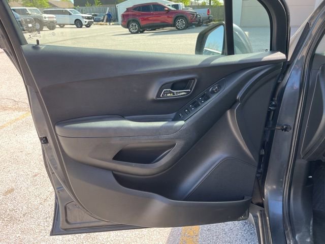 Used 2016 Chevrolet Trax LS w/ LPO, Protection Package AWD/4WD image 12