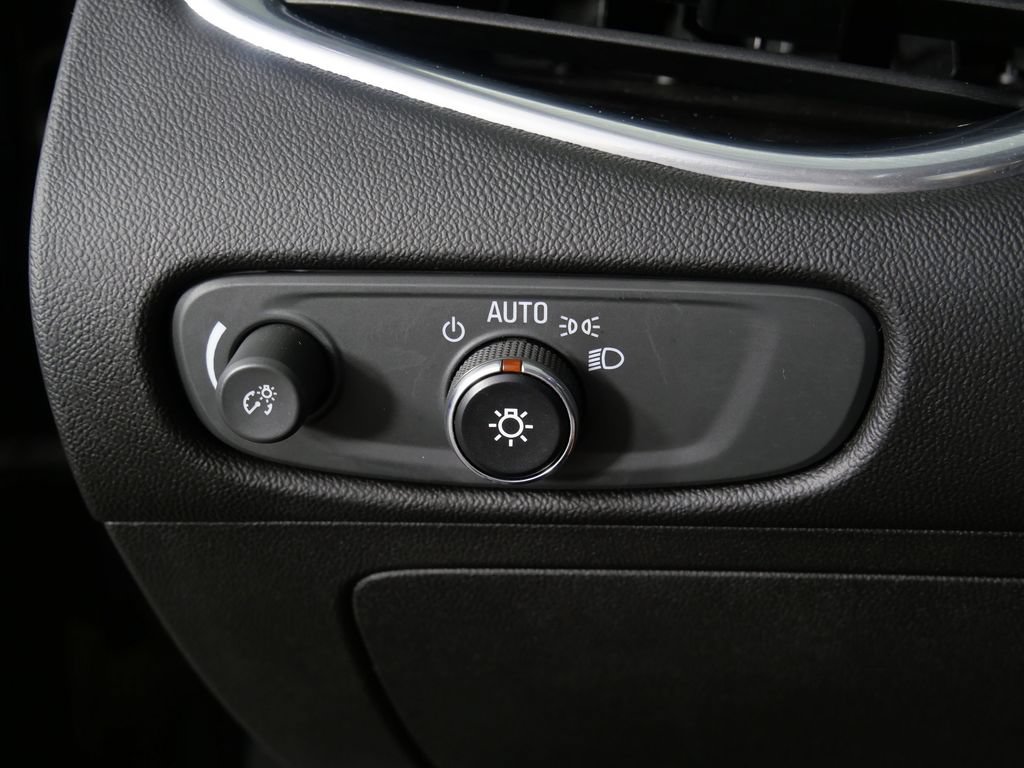 Used 2016 Chevrolet Malibu LT w/ Driver Confidence Package FWD image 22