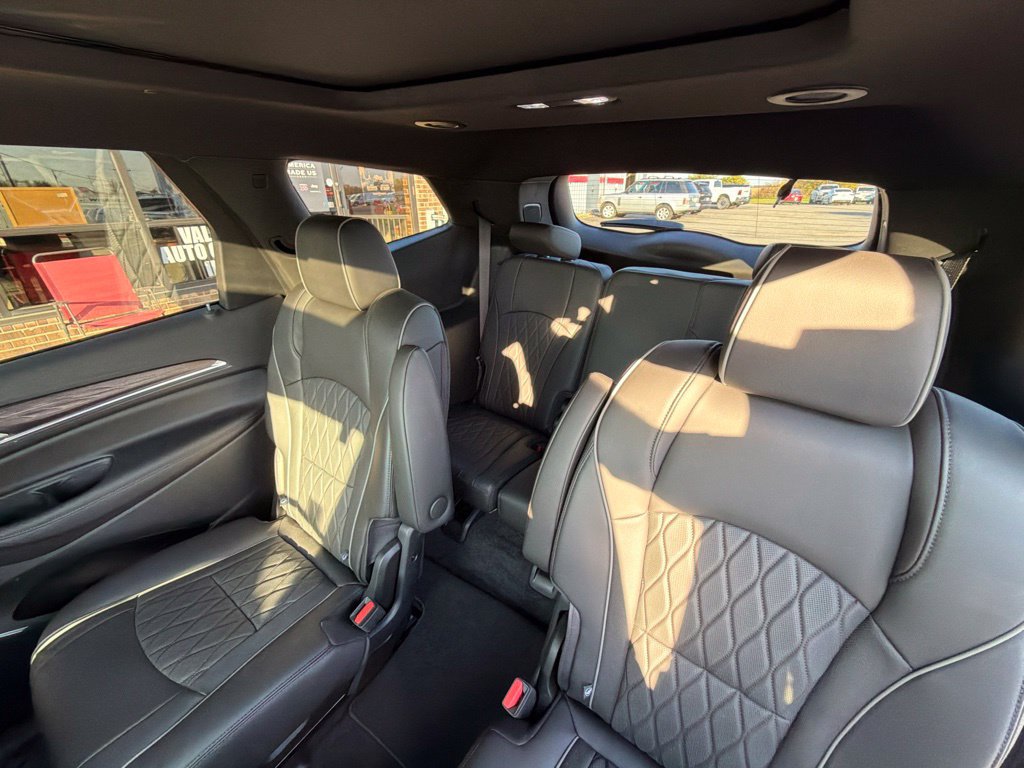 Used 2023 Buick Enclave Avenir w/ Avenir Technology Package AWD/4WD image 24