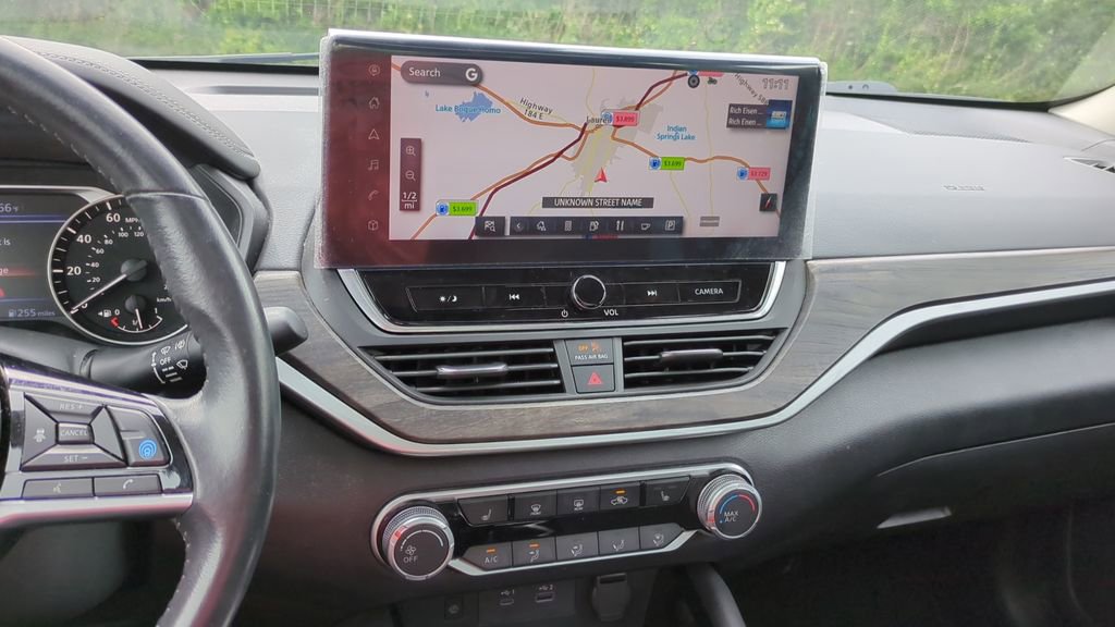 Used 2023 Nissan Altima 2.5 SV w/ SV Premium Package image 18