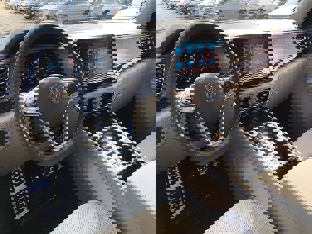 New 2025 Volkswagen Atlas SEL Premium R-Line image 16