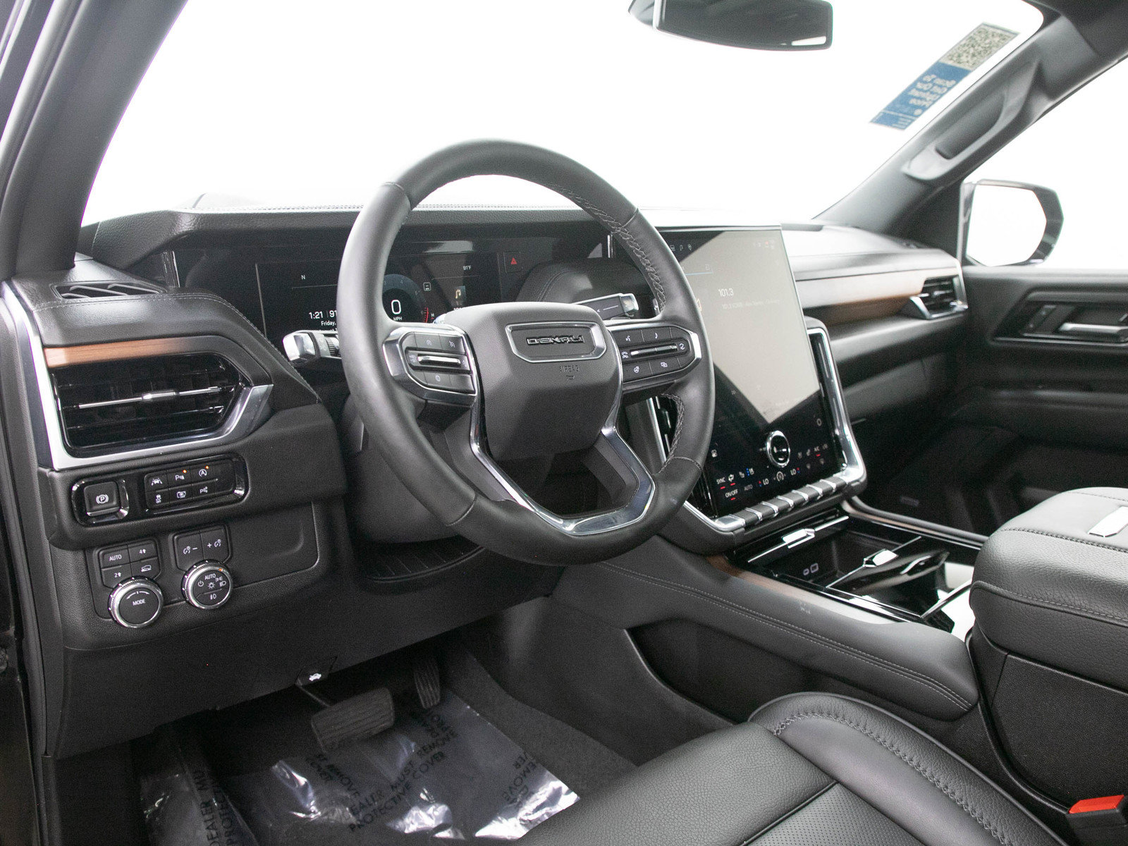 Used 2025 GMC Yukon XL Denali w/ Sun & Power Step Package AWD/4WD image 26