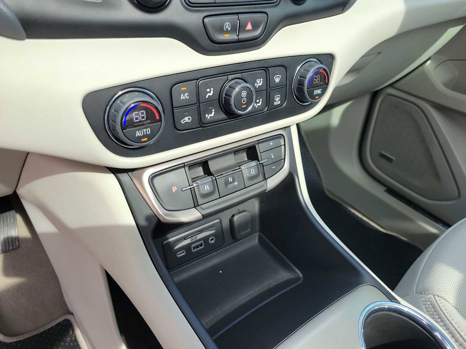 Used 2023 GMC Terrain Denali image 13