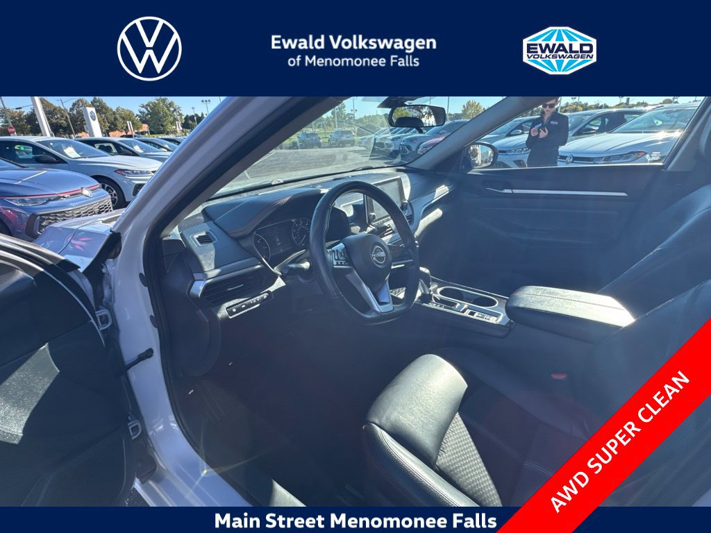 Used 2024 Nissan Altima 2.5 SR AWD/4WD image 11