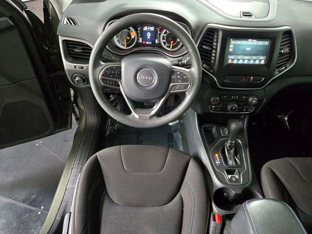 Used 2021 Jeep Cherokee Latitude FWD image 15