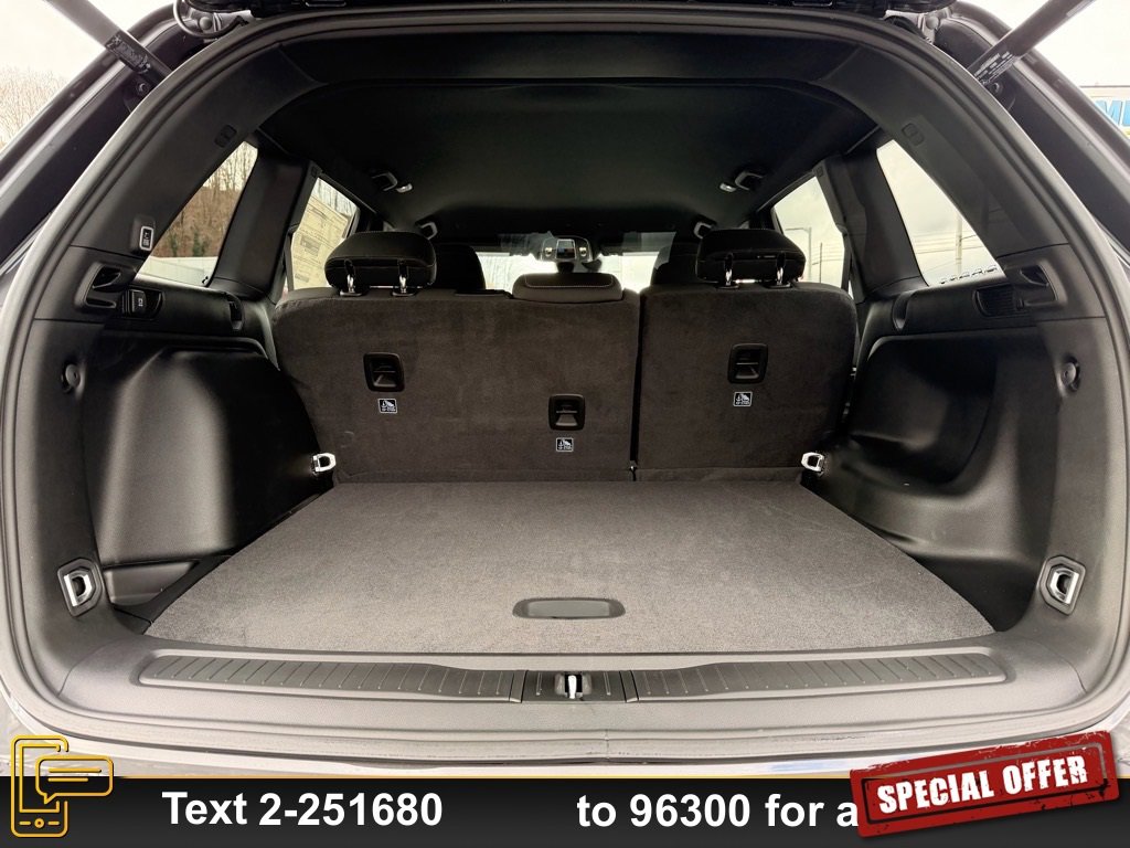 Used 2025 Jeep Grand Cherokee Laredo w/ Luxury Tech Group I image 16