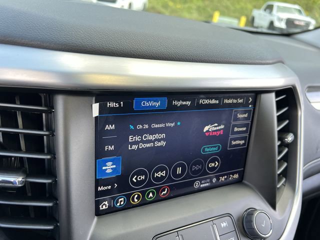 Used 2023 GMC Acadia SLT w/ Preferred Package image 13