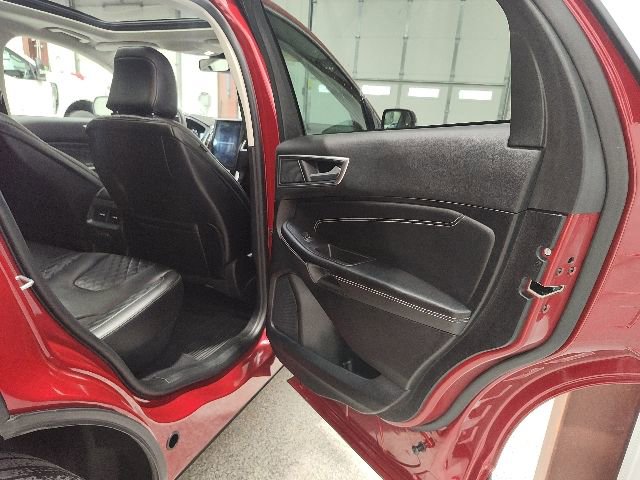 Used 2024 Ford Edge Titanium w/ Equipment Group 301A image 18